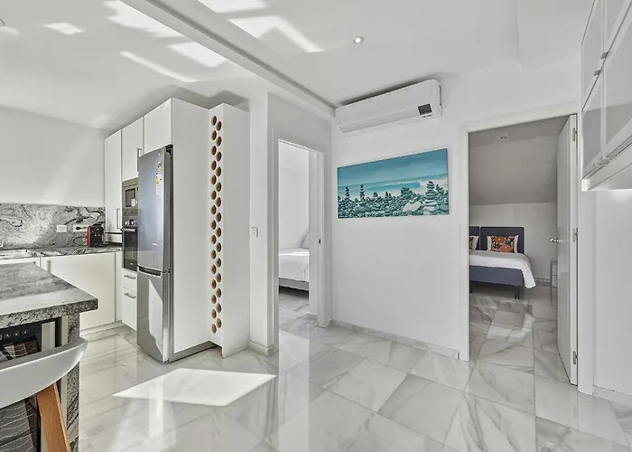 アパート Front Line Penthouse Puerto Banus With Sea Views マルベーリャ