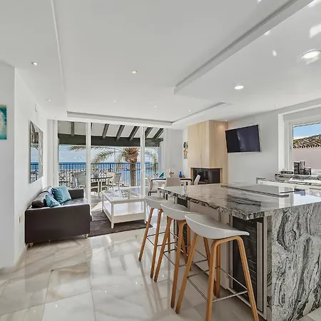 Front Line Penthouse Puerto Banus With Sea Views Marbella