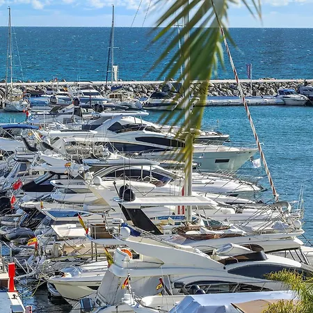 Front Line Penthouse Puerto Banus With Sea Views Marbella