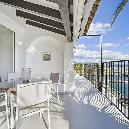 Front Line Penthouse Puerto Banus With Sea Views *