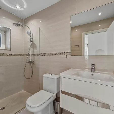 Apartment Front Line Penthouse Puerto Banus With Sea Views *