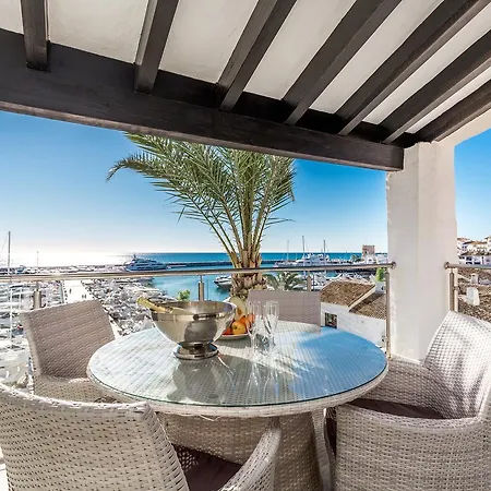 Front Line Penthouse Puerto Banus With Sea Views Apartment *