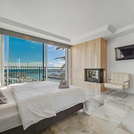 Front Line Penthouse Puerto Banus With Sea Views