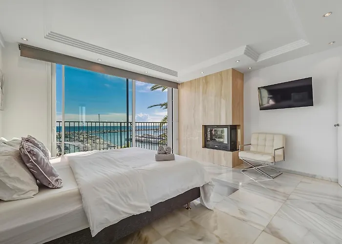 Front Line Penthouse Puerto Banus With Sea Views